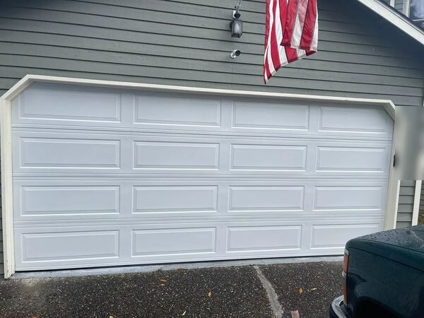 Long Panel garage door installed in Jacksonville, FL
